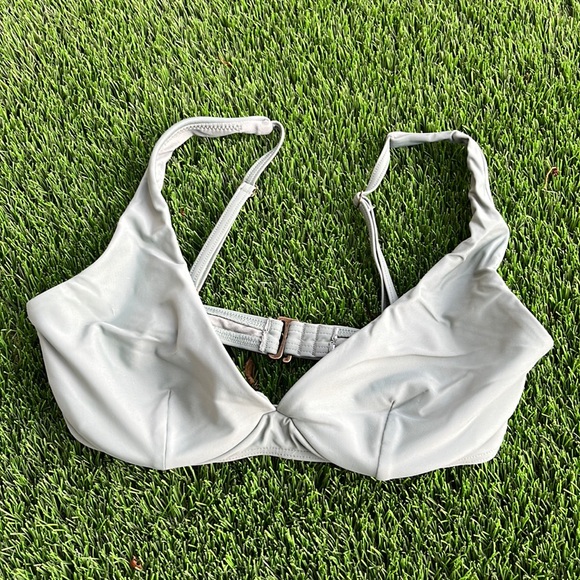 Ripcurl sz M olive green bikini top. Underwire. Super flattering! - Picture 1 of 3